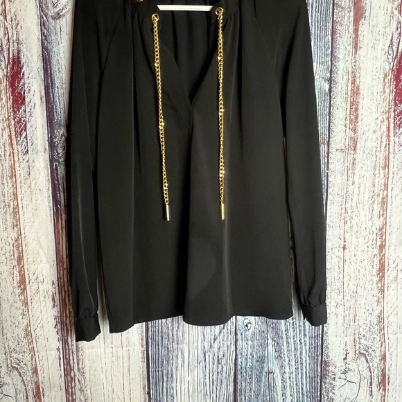MICHAEL KORS BLACK Flute Blouse with gold Chain Medium - Picture 3 of 3